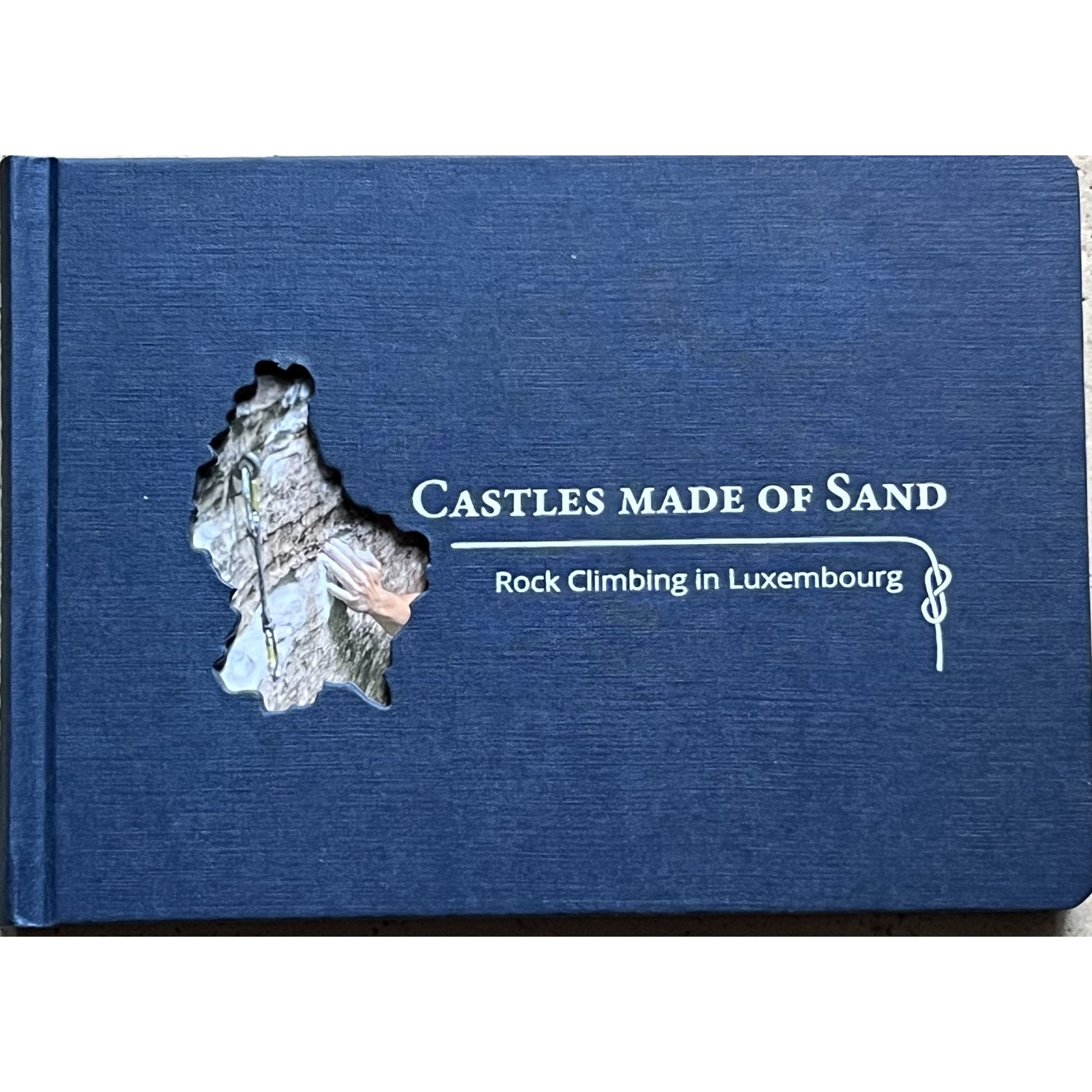 Castles Made of Sand (2025), topo-guide escalade